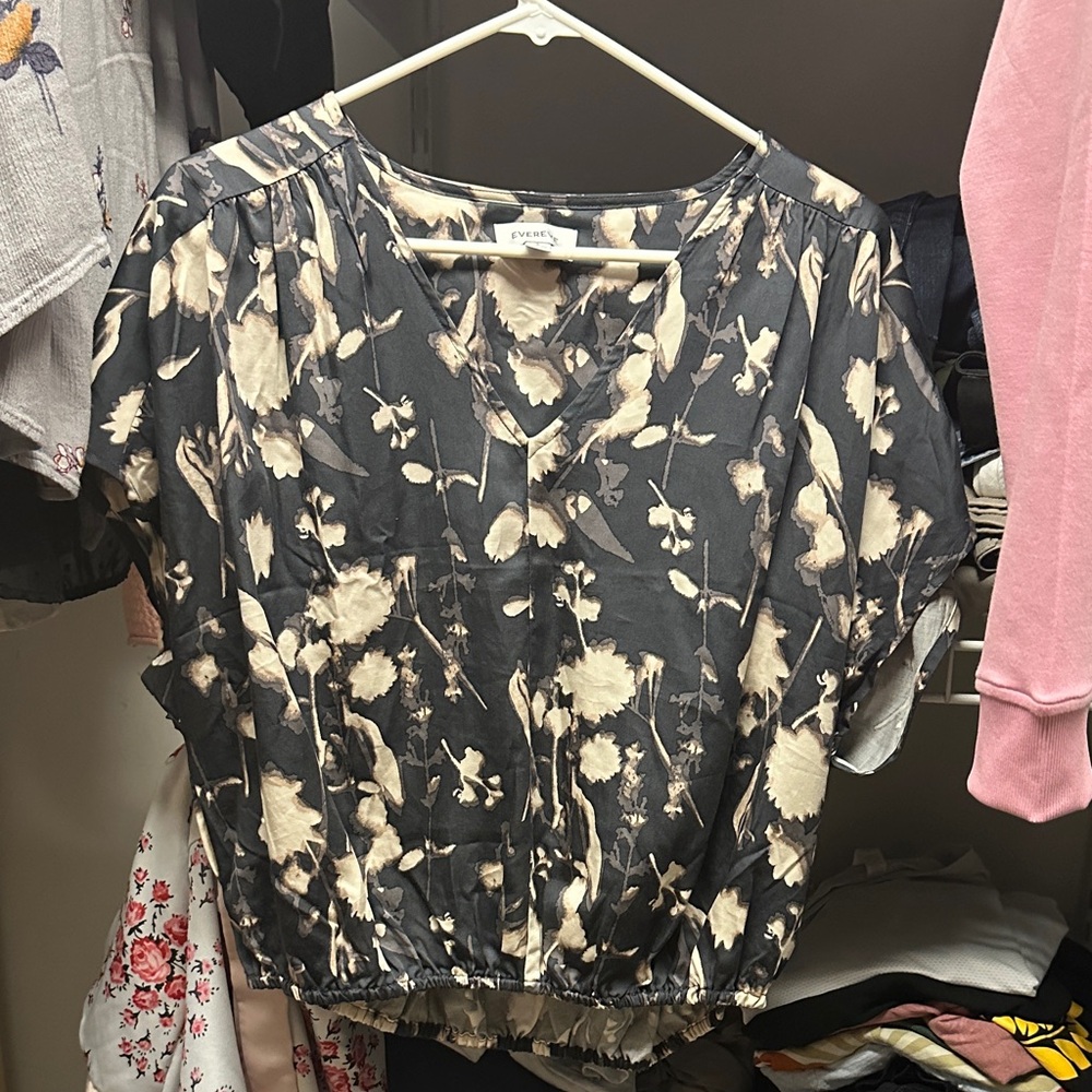 Evereve Black and Cream Floral Blouse - Picture 6 of 9
